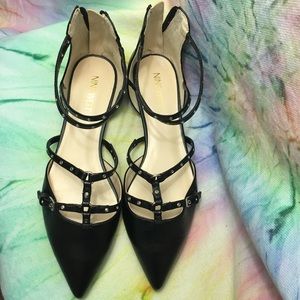 Black Nine West Flats. Sz 8.
